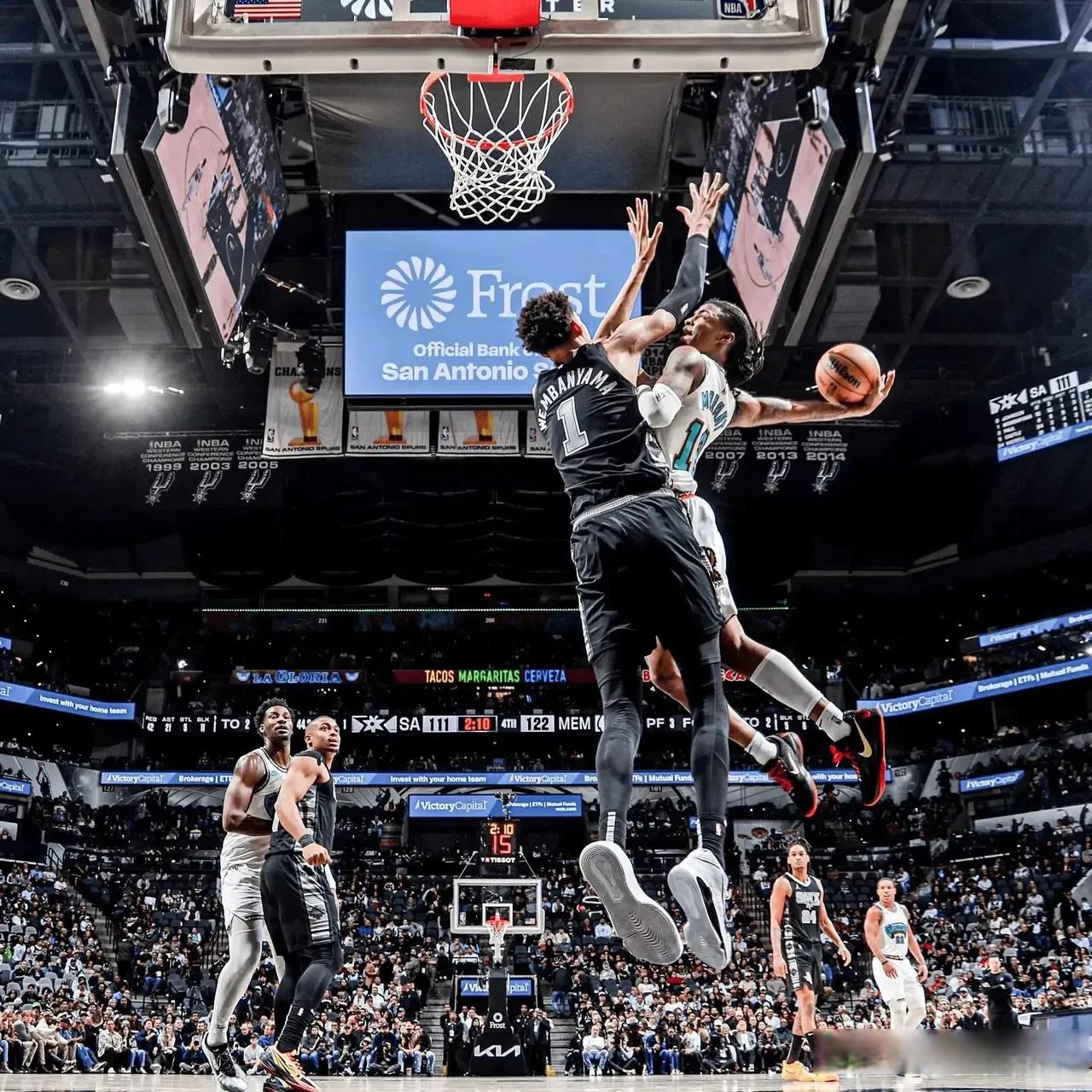 赛后突围战来临，底特律活塞围绕NBA常规赛复出首秀，悬念犹存，训练强度明显提升的简单介绍