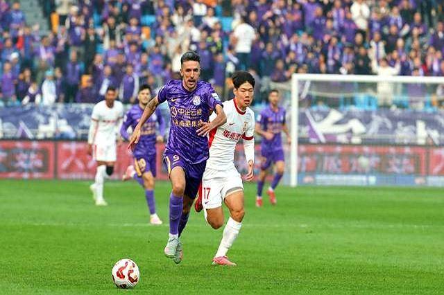 关于上海申花训练开放日,今晚完成体检引欢呼,英超在即,赛季目标并未改变的信息 关于上海申花训练开放日,今晚完成体检引欢呼,英超在即,赛季目标并未改变的信息